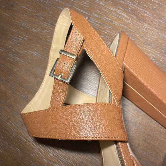 Jessica Simpson 8 1/2 chunky heel - Picture 4 of 9